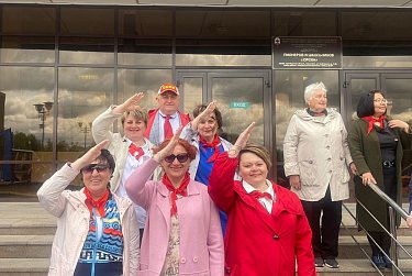 К 100-летию пионерии депутаты провели открытые уроки